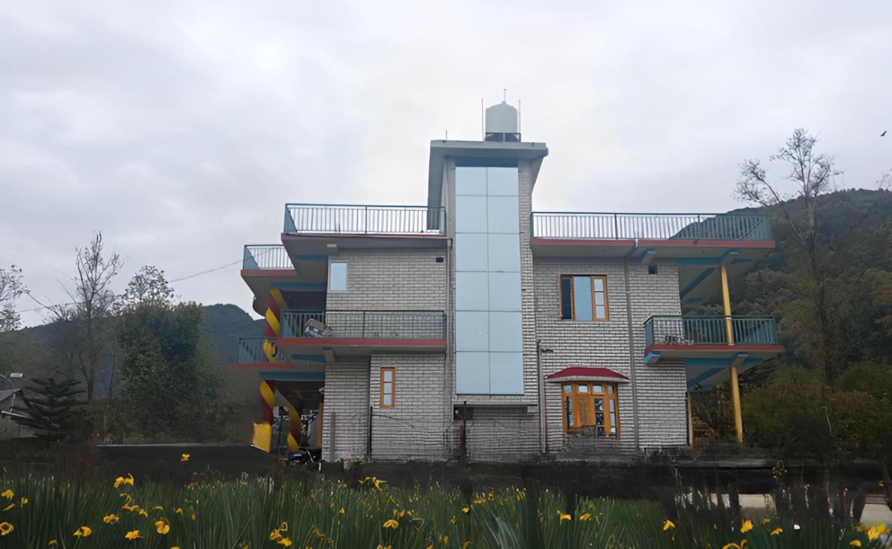 Travelodge Homestay Bīr Zewnętrze zdjęcie